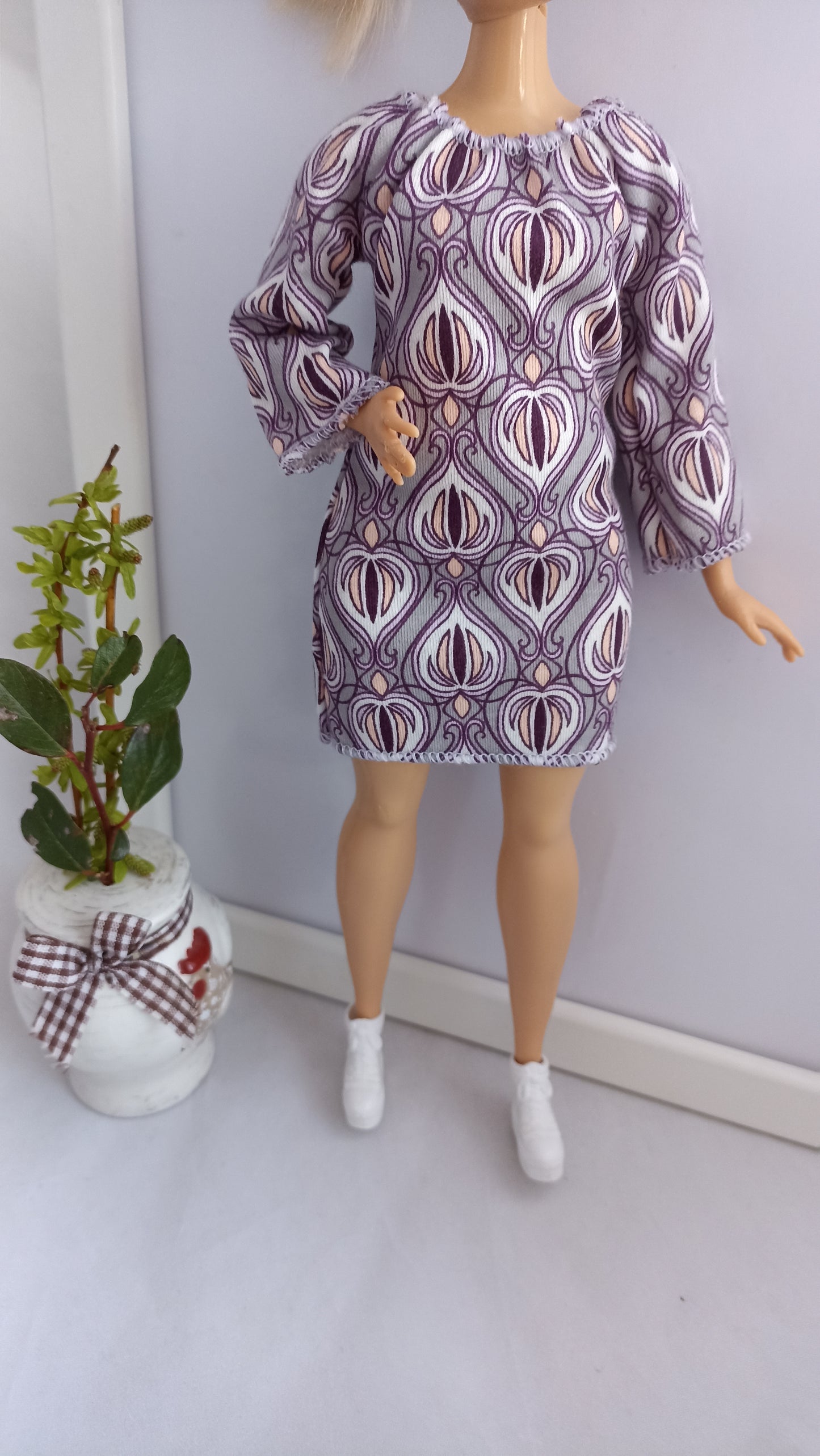 Curvy doll gray color with a pattern dress, stretch