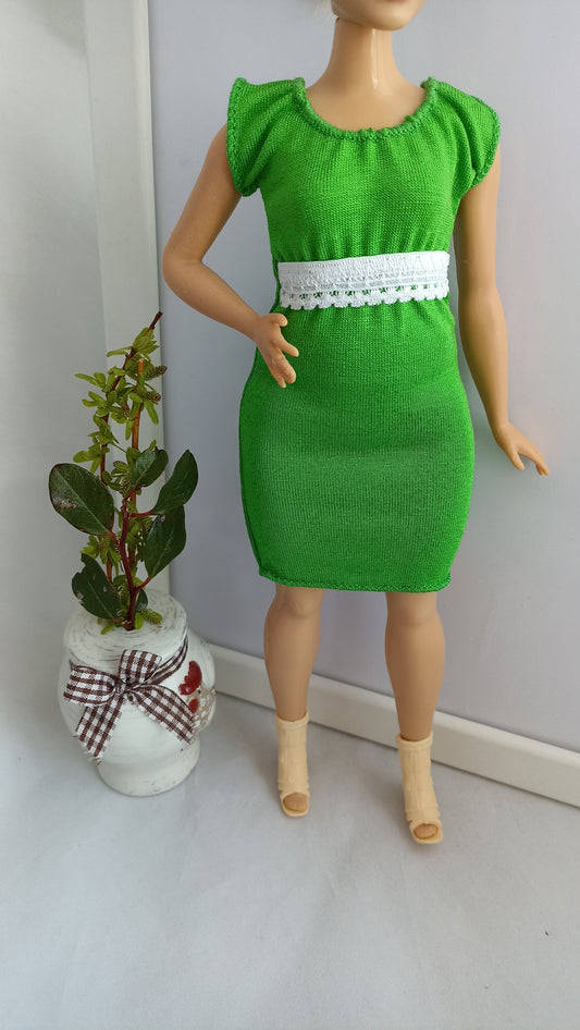 Curvy doll green dress, stretch.