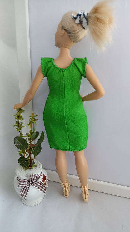 Curvy doll green dress, stretch.