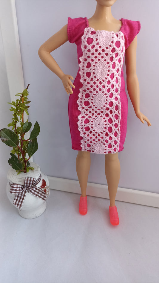 Curvy doll pink dress with lace, stretch