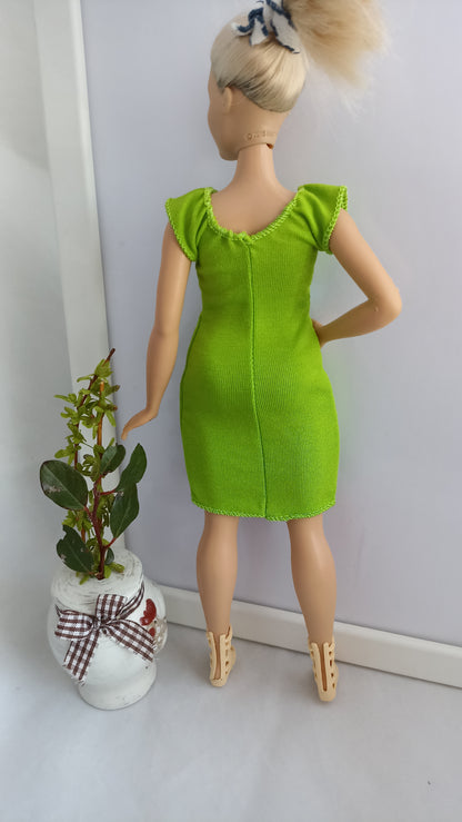 Curvy doll dress lime color, stretch.