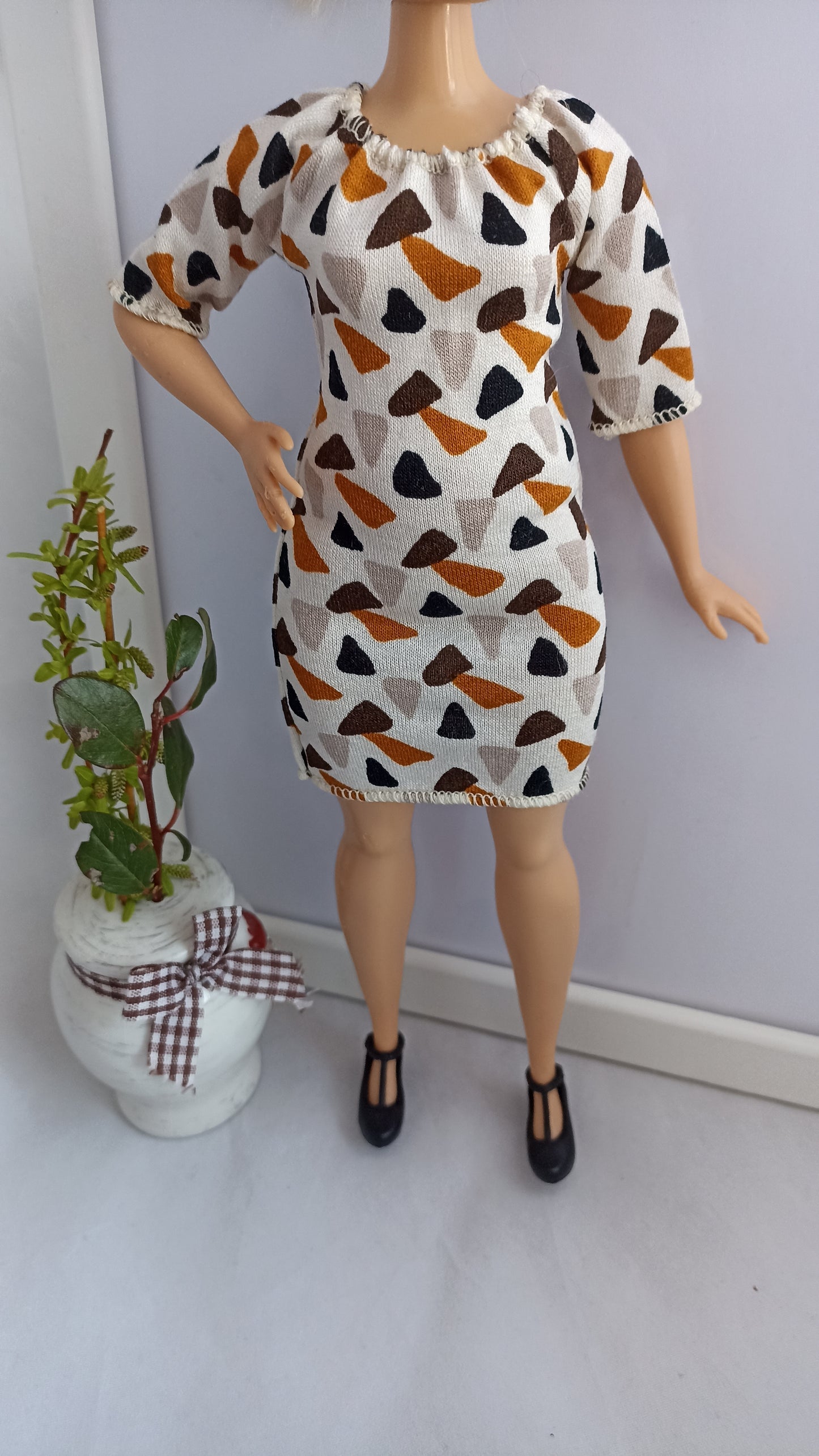 Curvy doll dress beige color with a pattern, stretch.